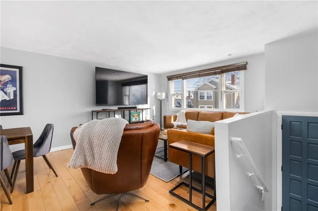11 Cruise Street Warwick RI 02888