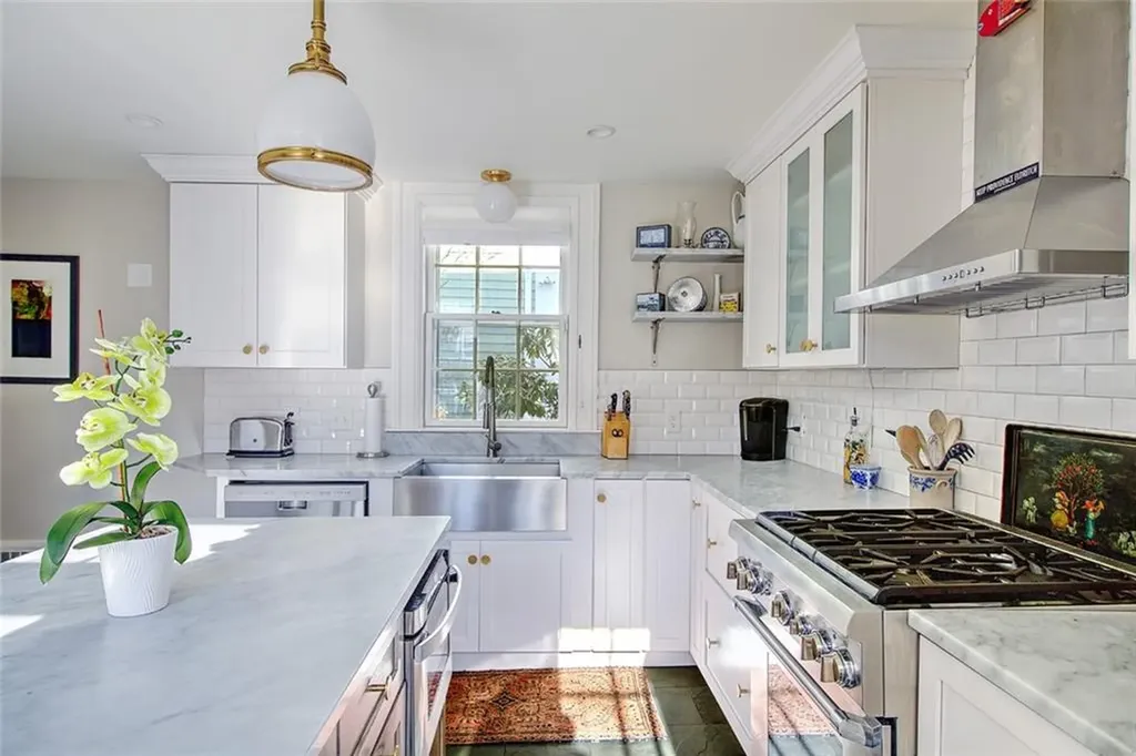 97 Congdon Street Providence RI 02906