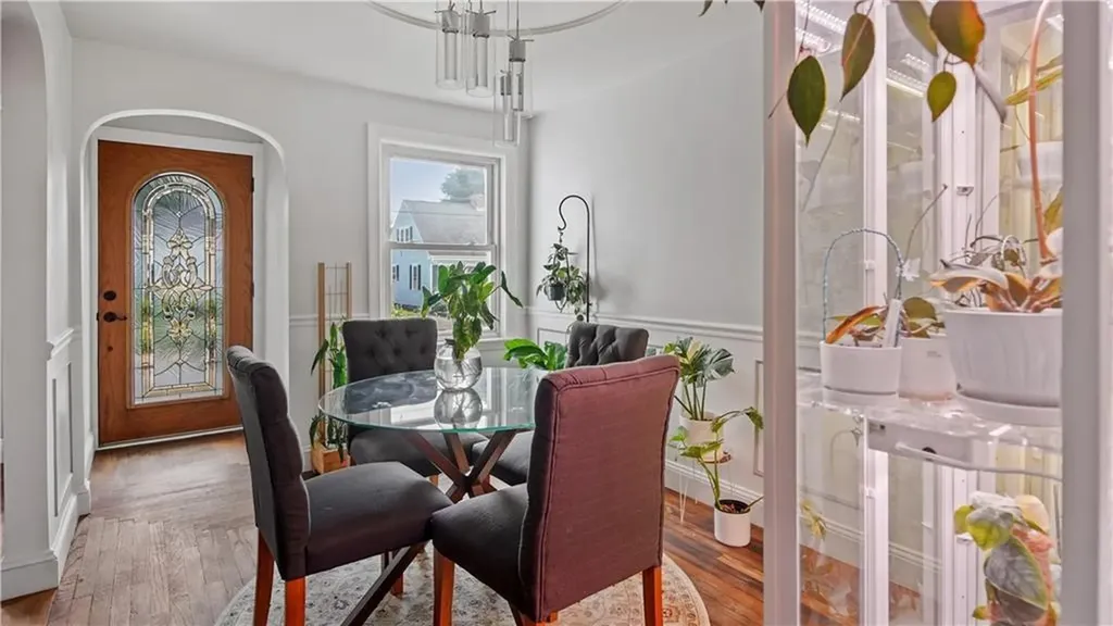 37 Grosvenor Avenue Pawtucket RI 02860