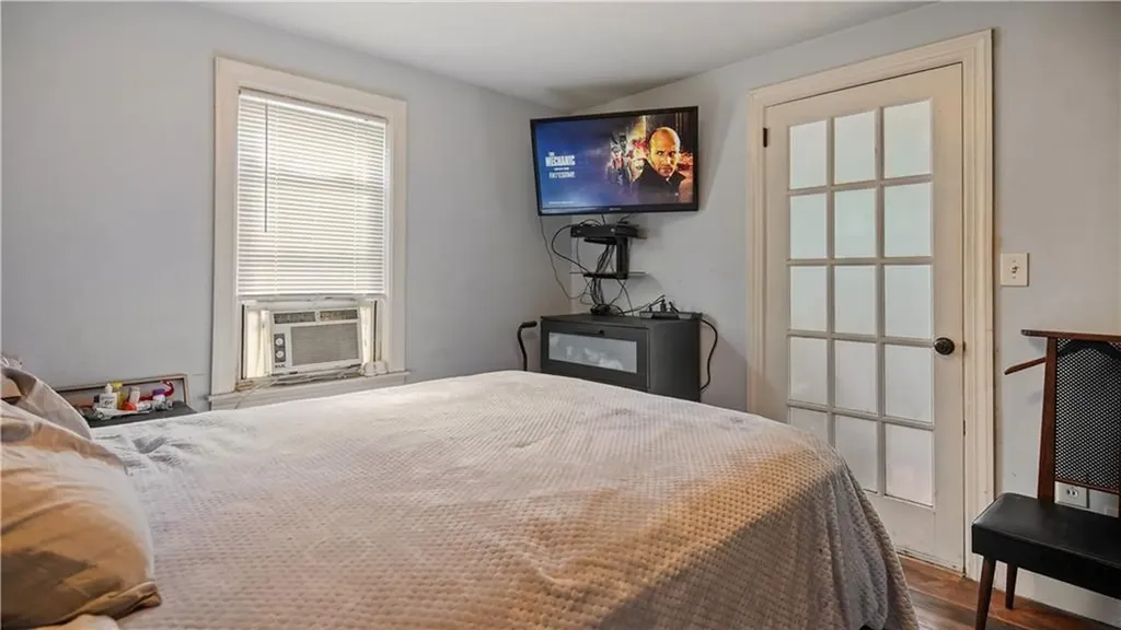 37 Grosvenor Avenue Pawtucket RI 02860