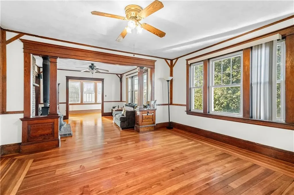 536 Willett Avenue East Providence RI 02915