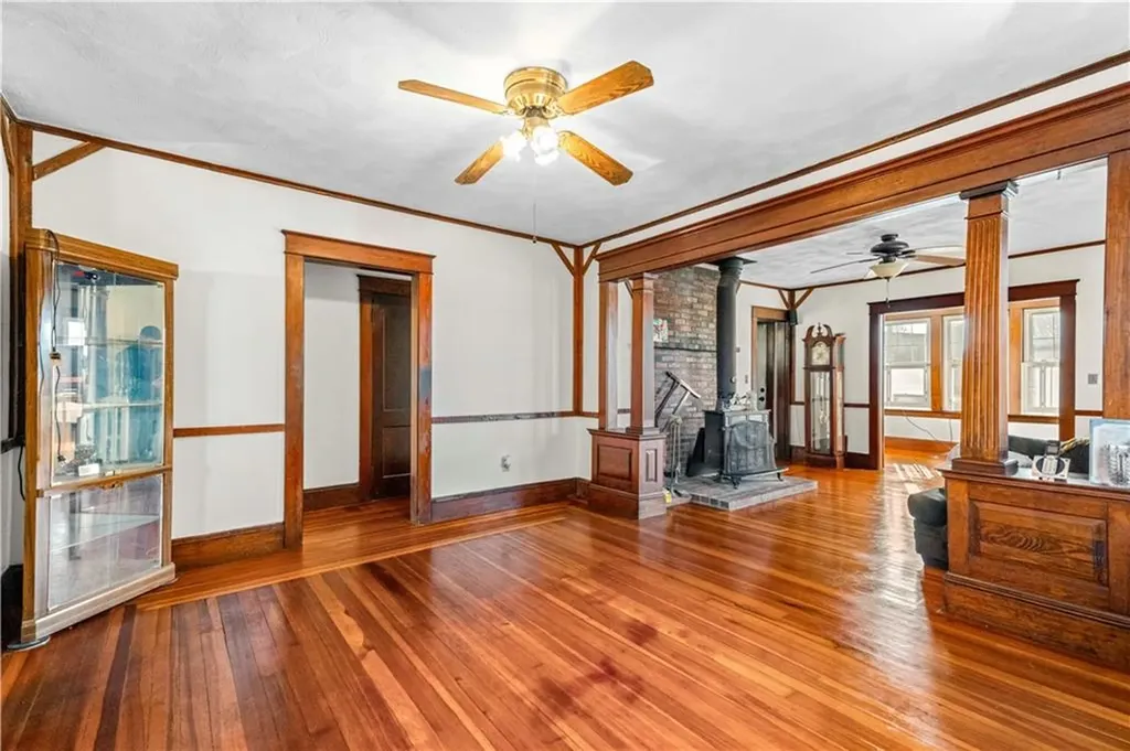 536 Willett Avenue East Providence RI 02915