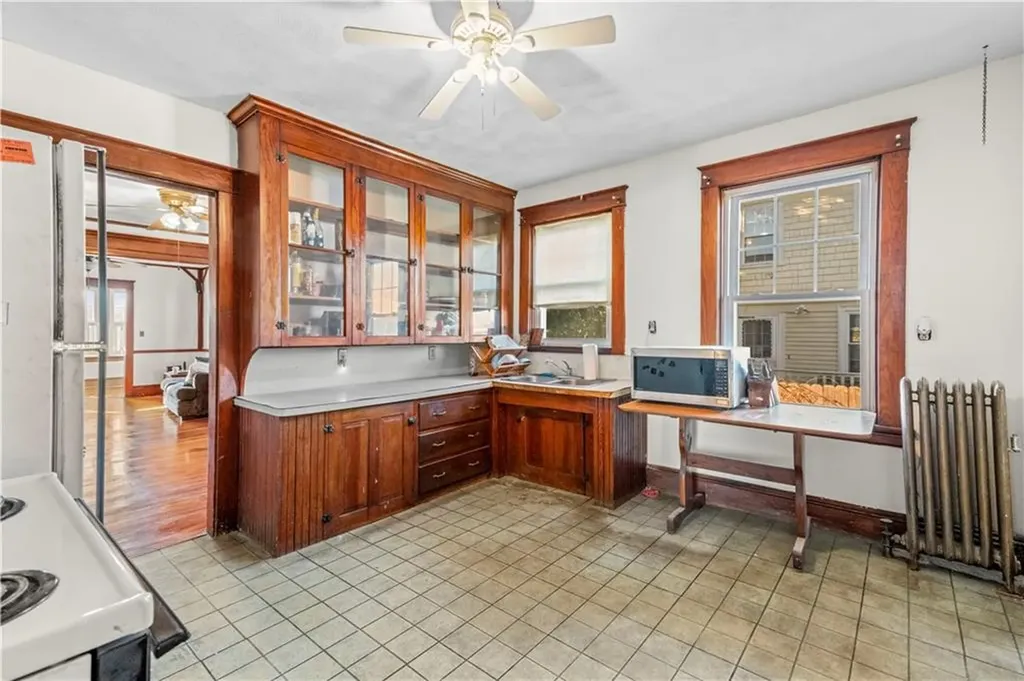 536 Willett Avenue East Providence RI 02915