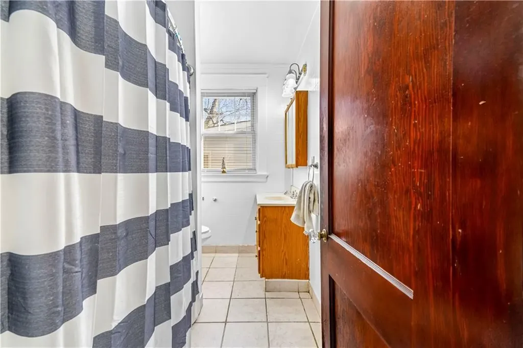 536 Willett Avenue East Providence RI 02915