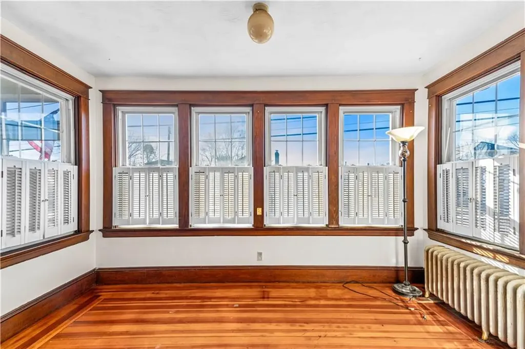 536 Willett Avenue East Providence RI 02915