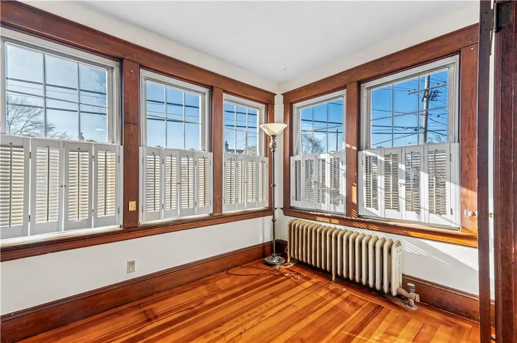 536 Willett Avenue East Providence RI 02915