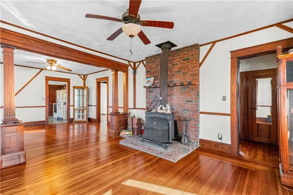 536 Willett Avenue East Providence RI 02915