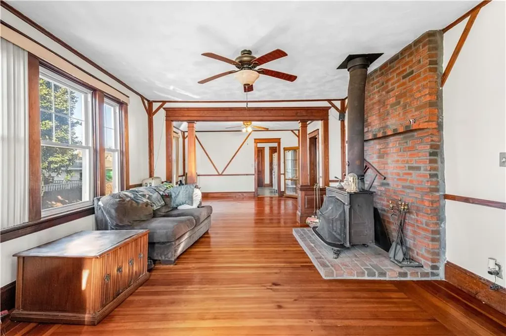 536 Willett Avenue East Providence RI 02915