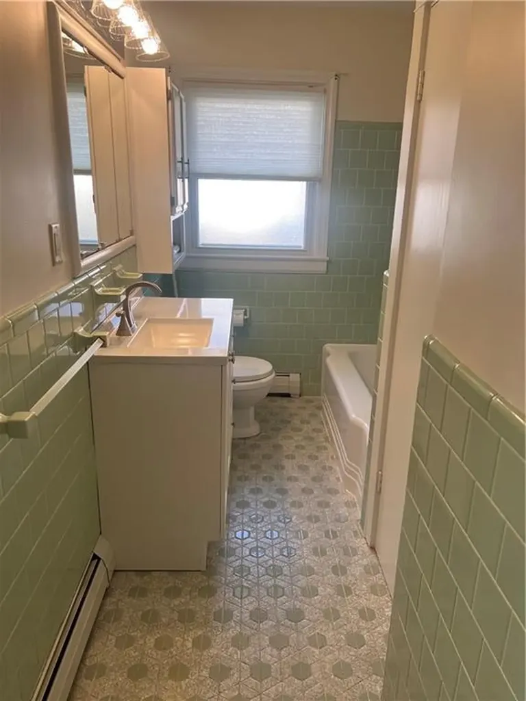 14 Leonard Terrace Newport RI 02840