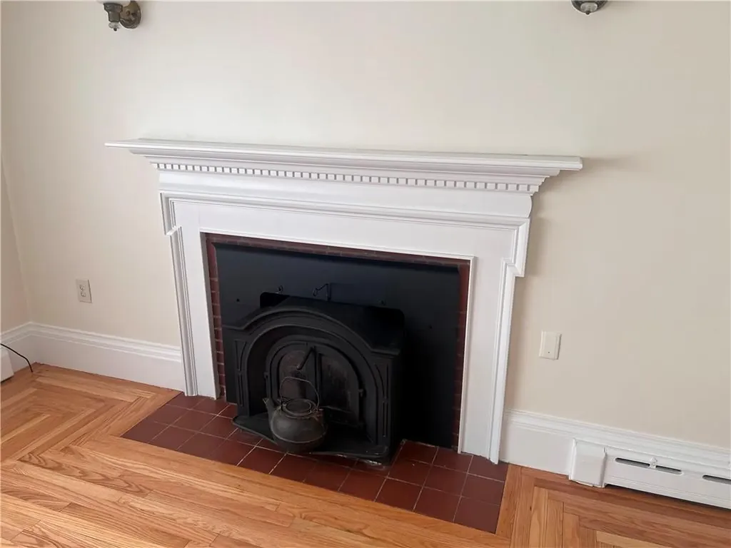 14 Leonard Terrace Newport RI 02840