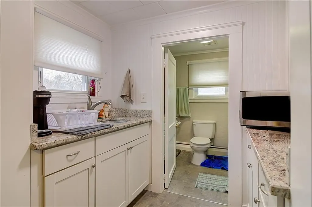 33 35 Hill Street Coventry RI 02816