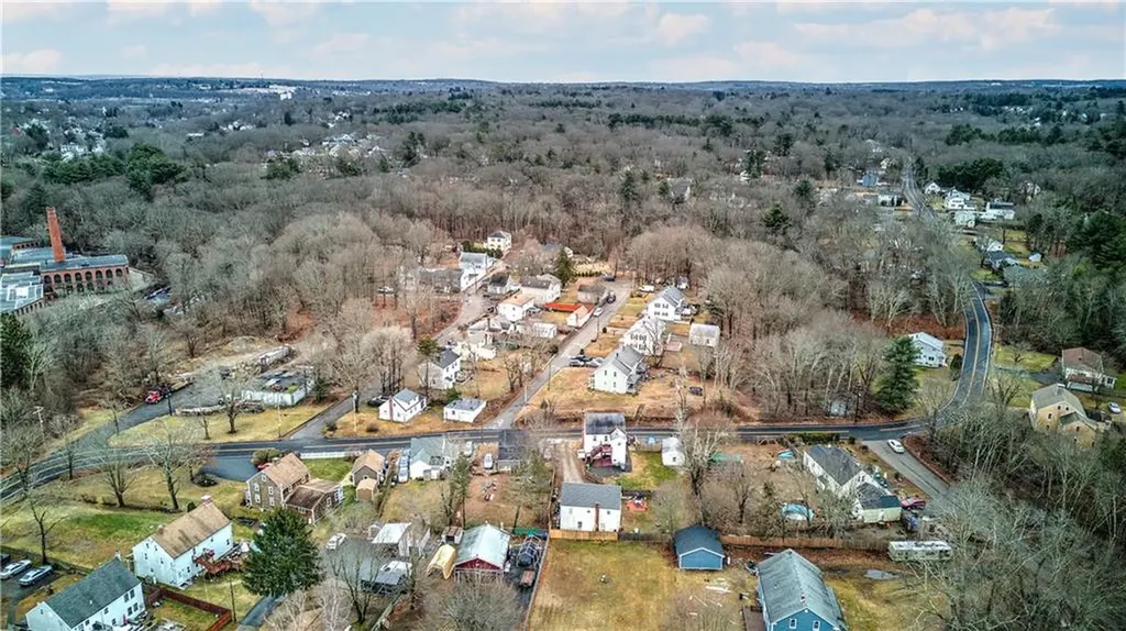 33 35 Hill Street Coventry RI 02816