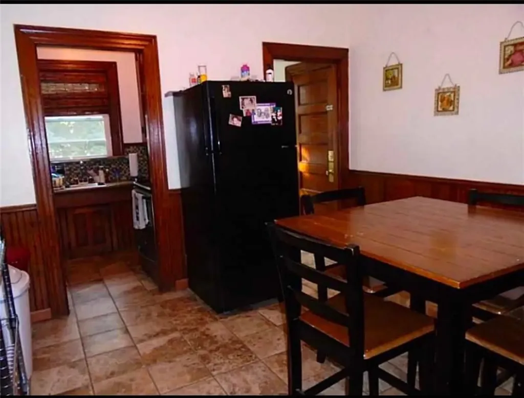 124 Oakland Avenue Providence RI 02908