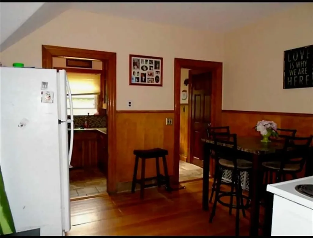 124 Oakland Avenue Providence RI 02908
