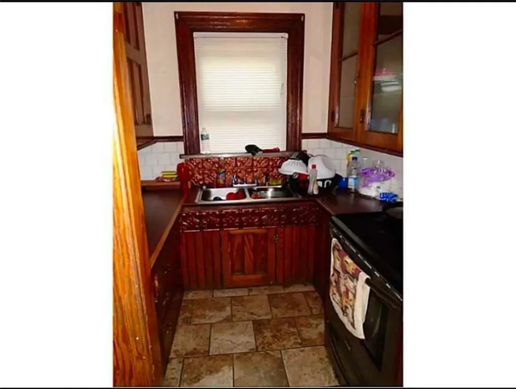 124 Oakland Avenue Providence RI 02908
