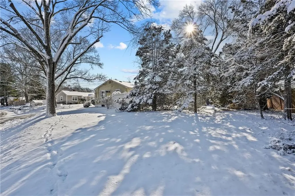 5 Grand View Drive Warwick RI 02886