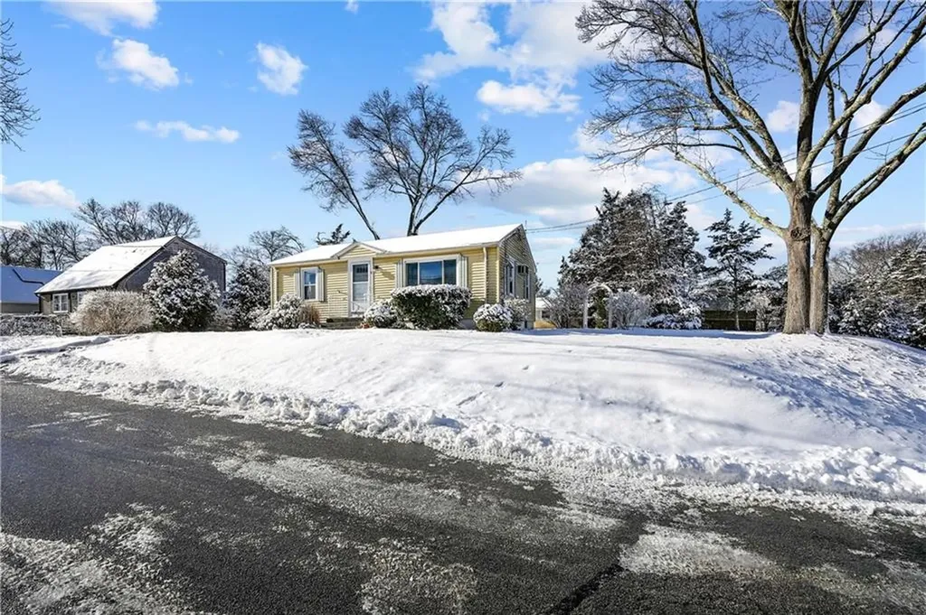 5 Grand View Drive Warwick RI 02886