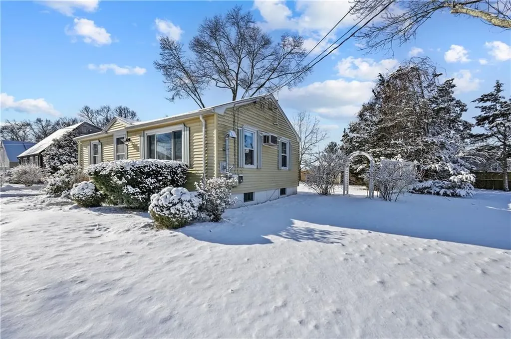 5 Grand View Drive Warwick RI 02886