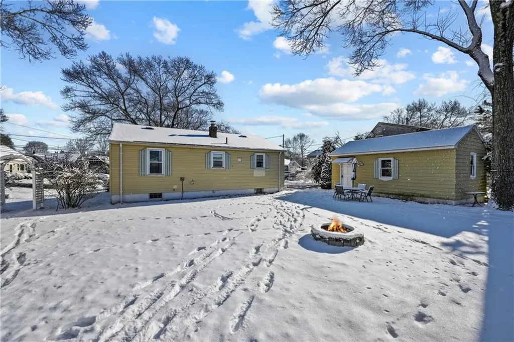 5 Grand View Drive Warwick RI 02886
