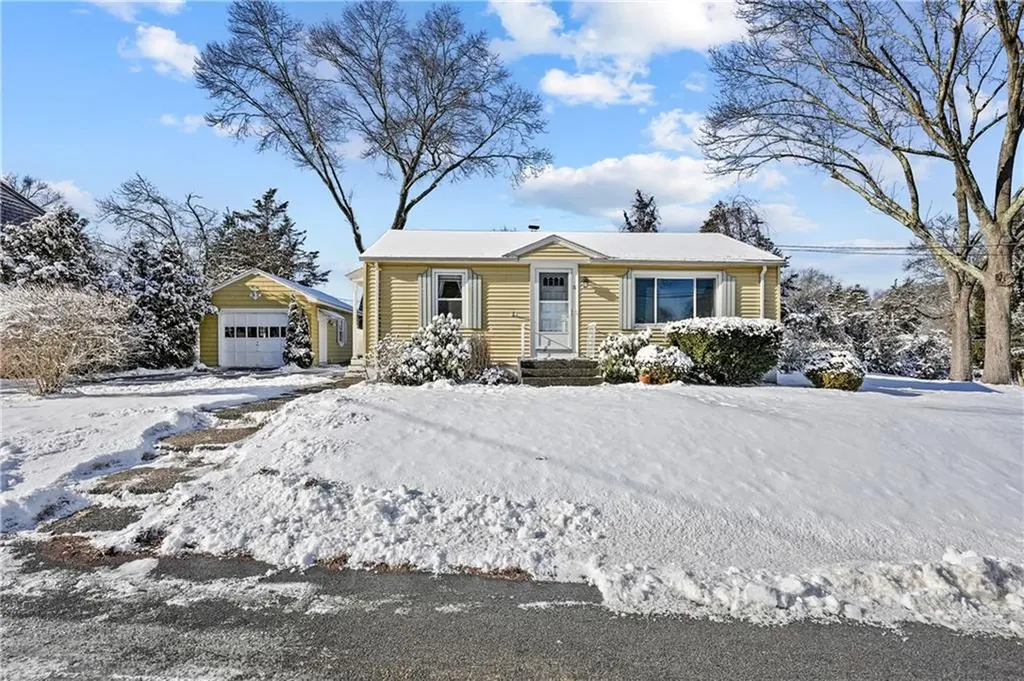 5 Grand View Drive Warwick RI 02886