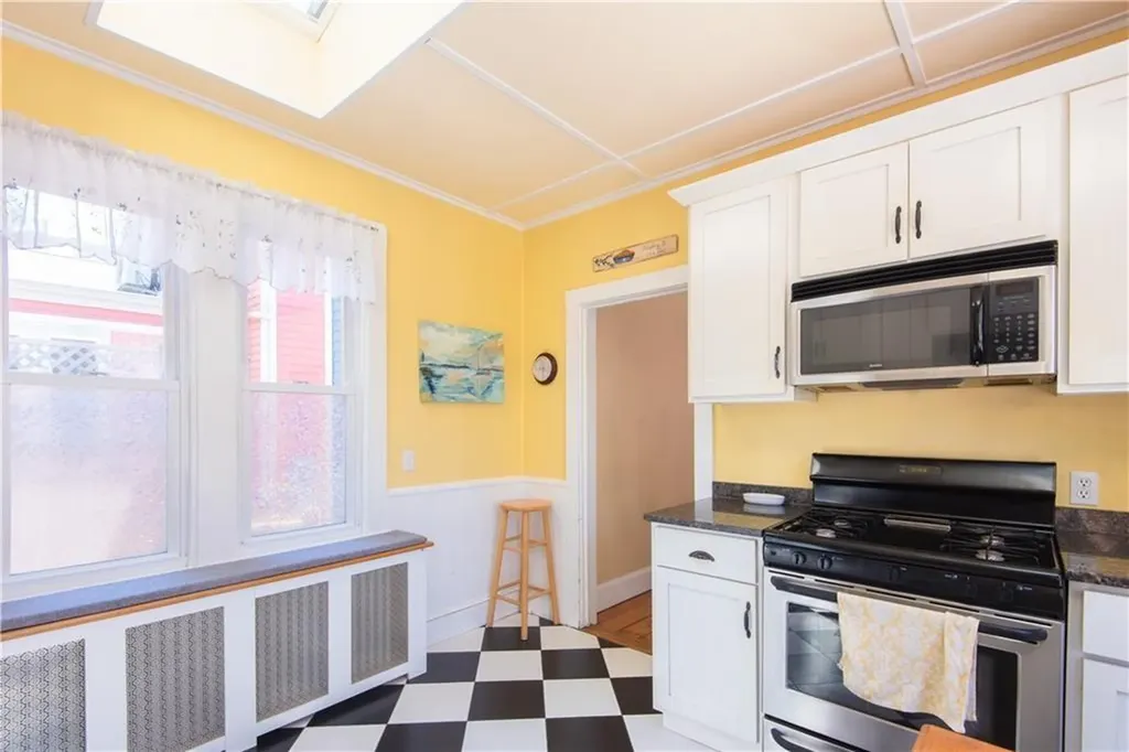 44 Hammond Street Newport RI 02840