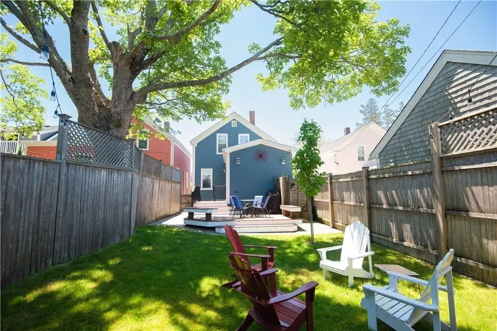 44 Hammond Street Newport RI 02840