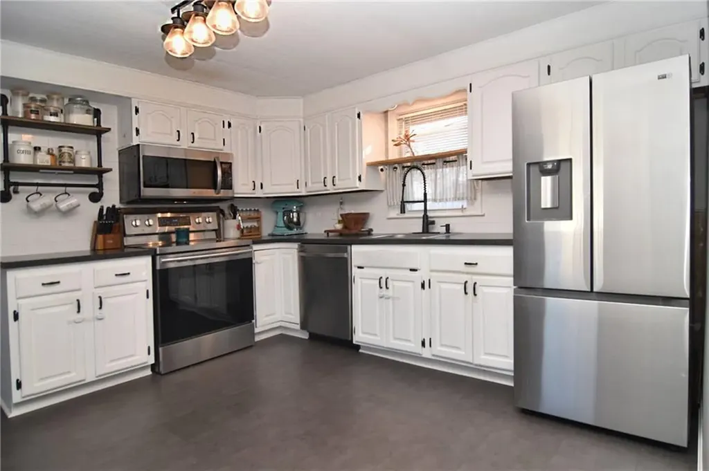 4 Amanda Street Cranston RI 02920