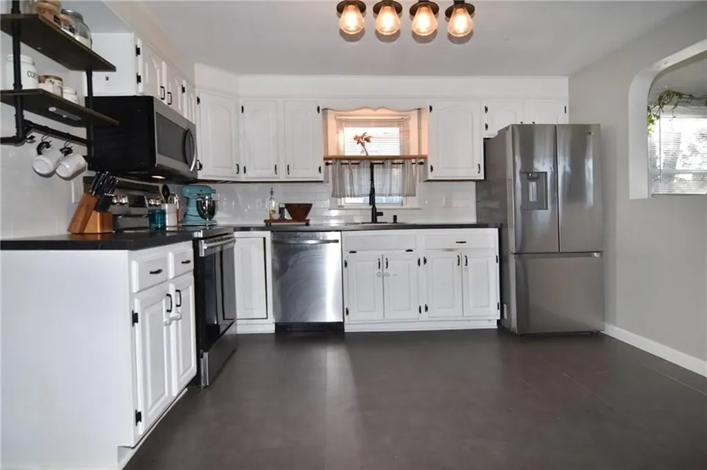 4 Amanda Street Cranston RI 02920