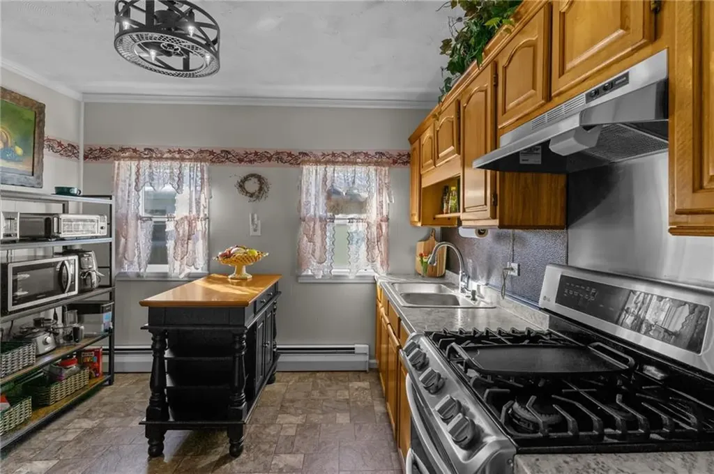 175 Irving Road Warwick RI 02888