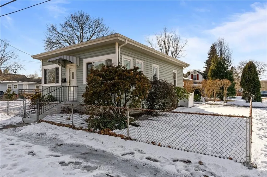 175 Irving Road Warwick RI 02888
