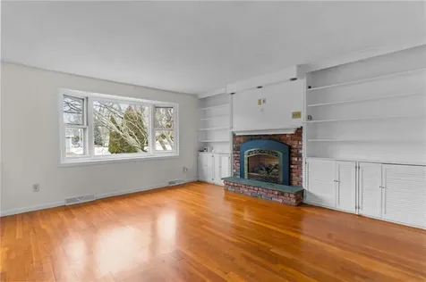 188 Indian Trail Narragansett RI 02874