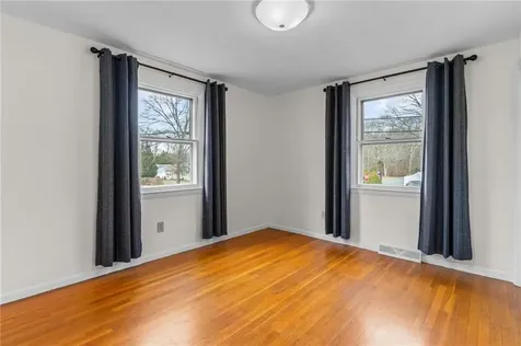 188 Indian Trail Narragansett RI 02874