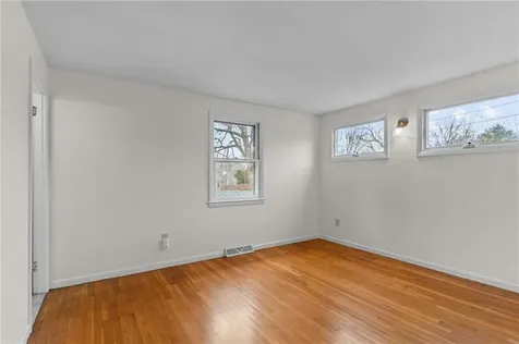 188 Indian Trail Narragansett RI 02874