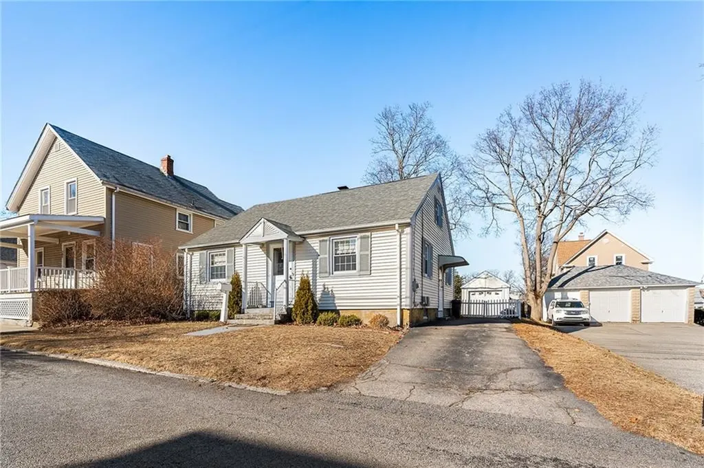 183 Lafayette Street Pawtucket RI 02860