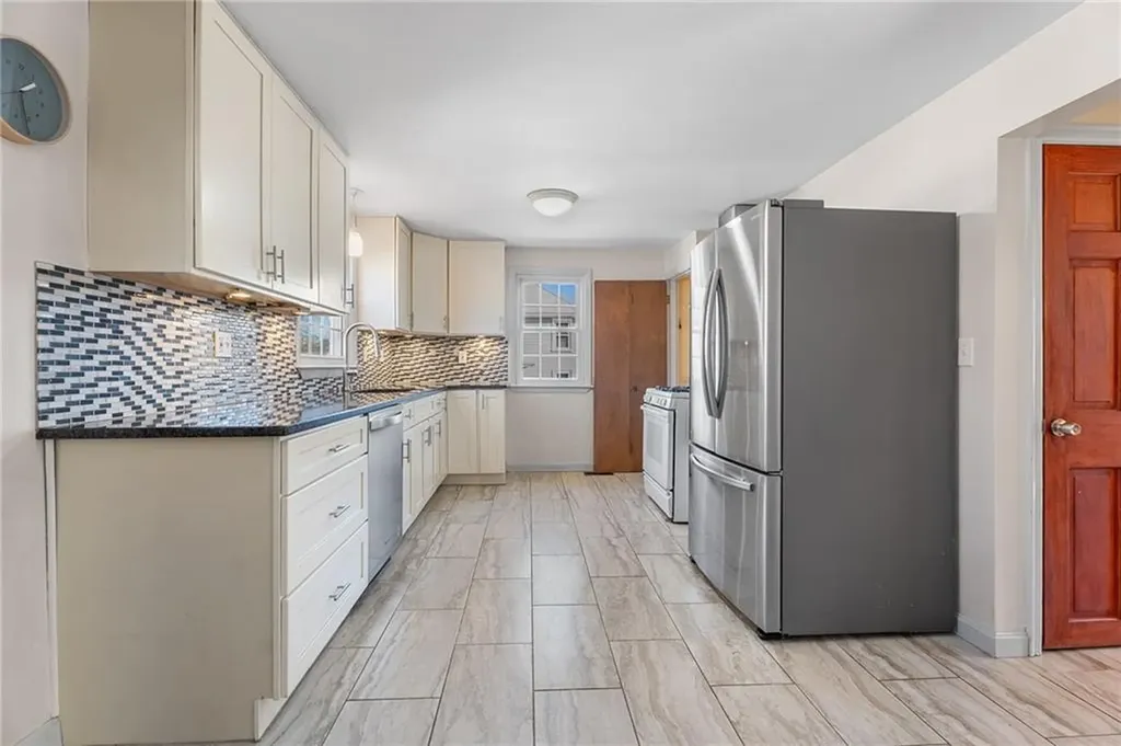 183 Lafayette Street Pawtucket RI 02860