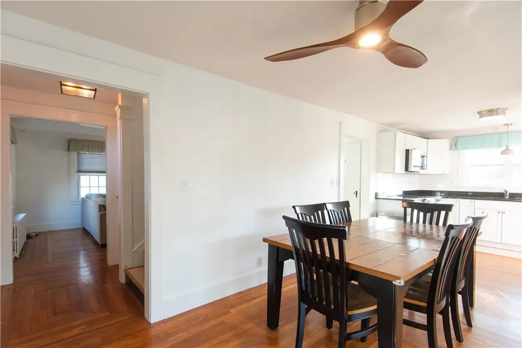 204 Middle Road Portsmouth RI 02871