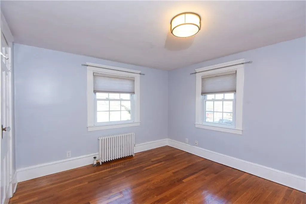 204 Middle Road Portsmouth RI 02871
