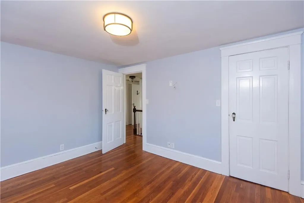 204 Middle Road Portsmouth RI 02871