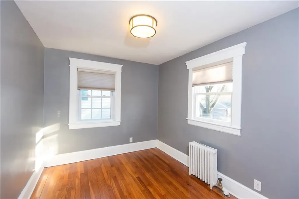 204 Middle Road Portsmouth RI 02871