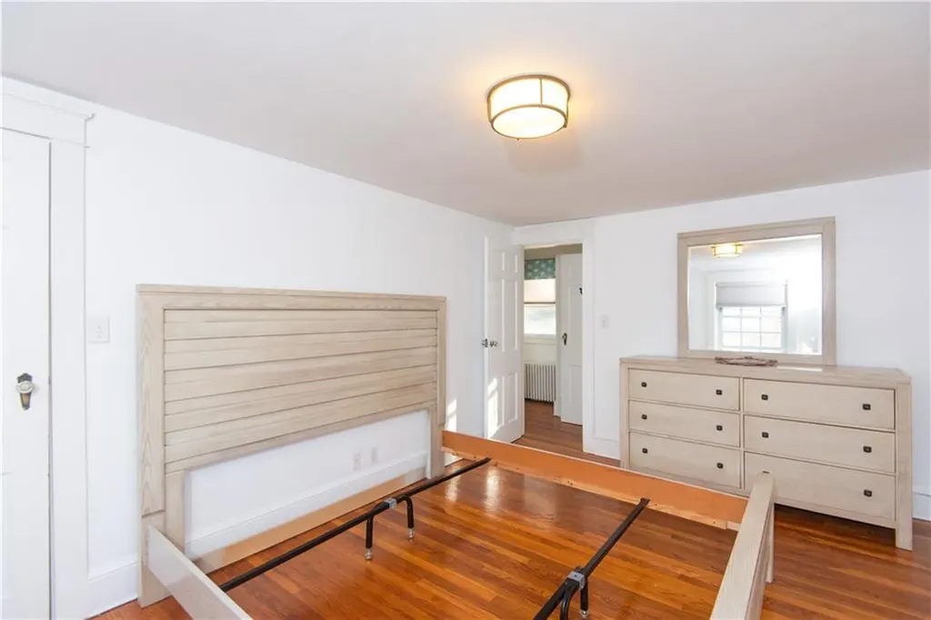 204 Middle Road Portsmouth RI 02871