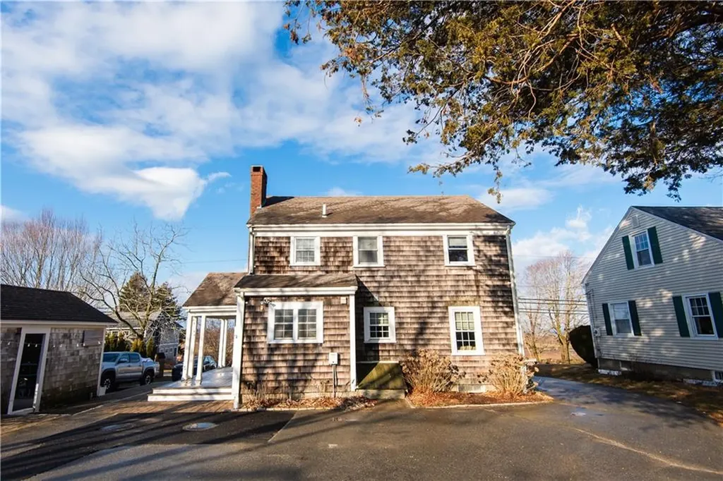204 Middle Road Portsmouth RI 02871