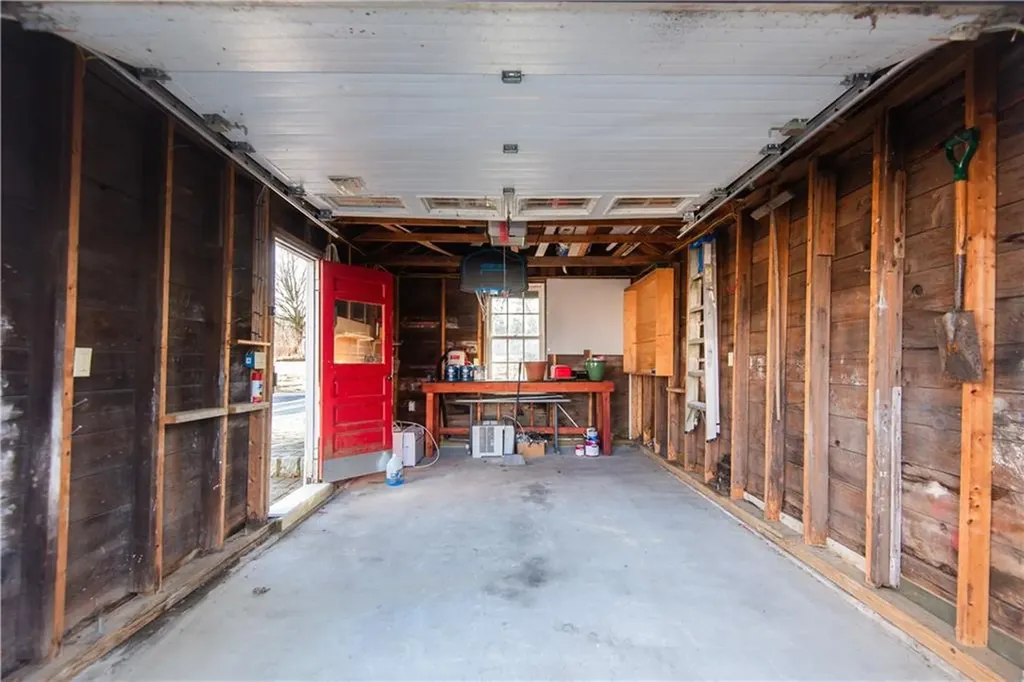 204 Middle Road Portsmouth RI 02871