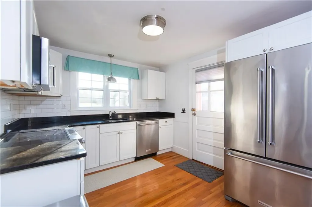 204 Middle Road Portsmouth RI 02871