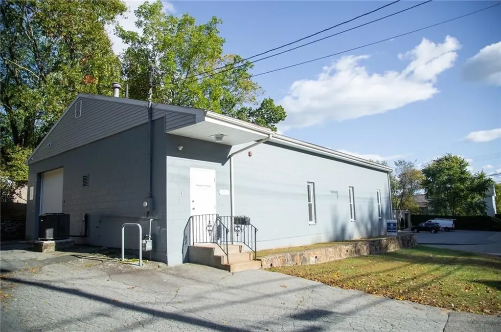 100 Central Street Warwick RI 02886