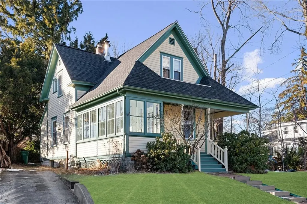 223 Narragansett Parkway Warwick RI 02888