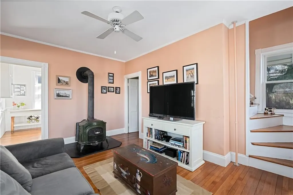 223 Narragansett Parkway Warwick RI 02888