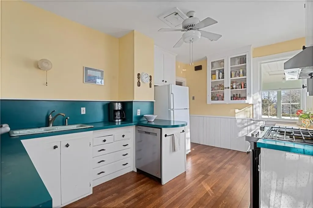 223 Narragansett Parkway Warwick RI 02888
