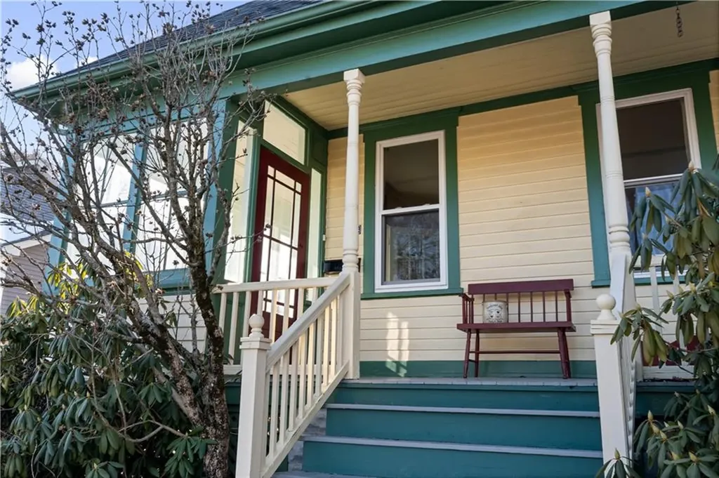 223 Narragansett Parkway Warwick RI 02888