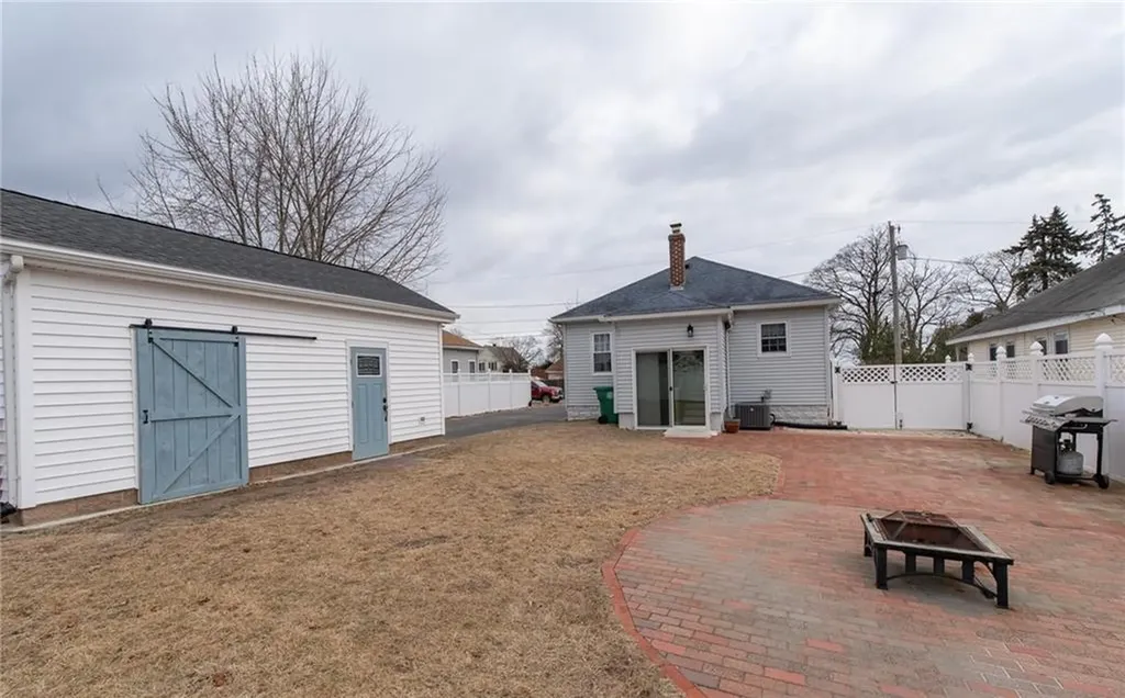 283 Bellman Avenue Warwick RI 02889