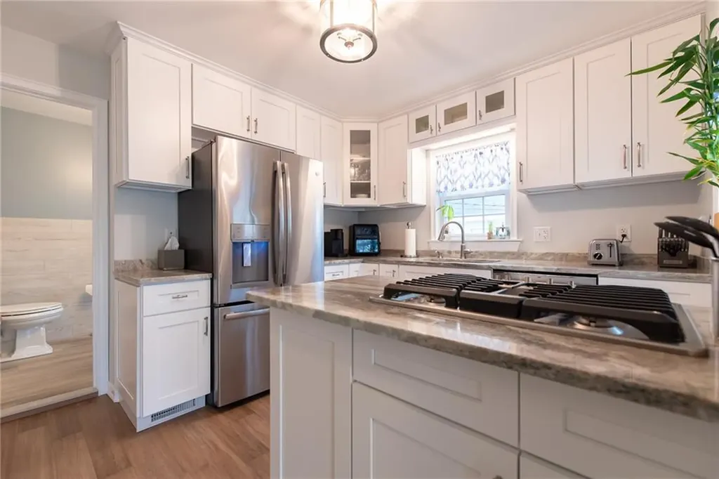 283 Bellman Avenue Warwick RI 02889
